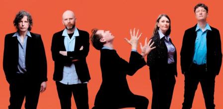 Club Vanguardia sortea 50 entradas para asistir a la actuación de Franz Ferdinand en el Cap Roig Festival.