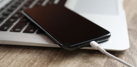 Es el fin de los cables que conectan el iPhone con el Mac.