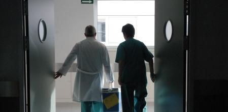 FOTO: MERCÈ GILI. TRASPLANTES HOSPITAL DE SAN PEDRO LOGROÑO trasplantes de organos, traslado por el hospital de los mismos