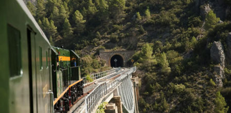 El Tren de los Lagos recorre casi 90 kilómetros desde la Plana de Lleida hasta el Prepirineo.