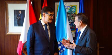 El president Salvador Illa se ha reunido este viernes con el alcalde de Vigo, el socialista Abel Caballero, durante su visita a la ciudad gallega