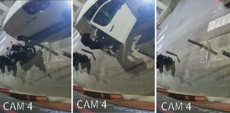 En esta secuencia se ve cómo los ladrones estacionan la furgoneta junto a las motos aparcadas, cargan rápidamente una de ellas y desaparecen&nbsp;