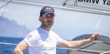 Pierre Casiraghi a bordo del Malizia en la salida de una regata entre Saint Tropez y Mónaco
