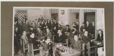 Jugadores en el Club d'Escacs Barcelona