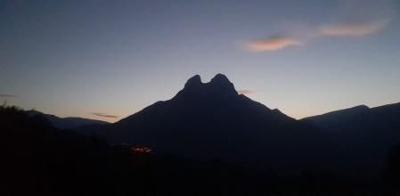 Reto Visual: Perfil montañoso de Pedraforca que parece un rostro.