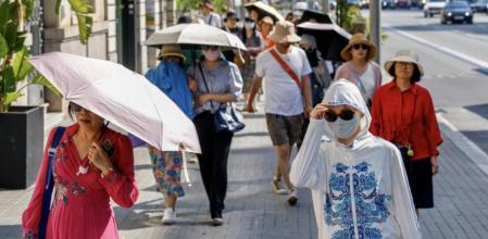 Las altas temperaturas han dejado un balance de 1.060 fallecidos –614 mujeres y 446 hombres– durante el mes de julio en España, un 57% más que en el mismo periodo del año pasado.