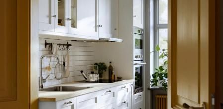 10 muebles y gadgets curiosos y útiles de IKEA ideales para poner orden en la cocina.