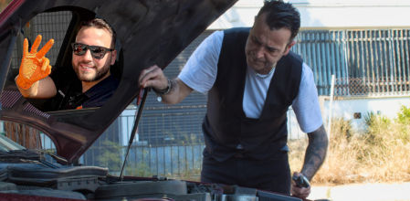 Juan José, mecánico: “Hay cuatro líquidos indispensables que tienes que revisar sí o sí antes de iniciar un viaje en coche”