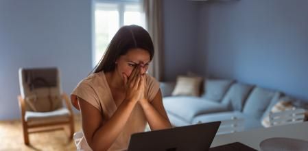 La víctima tarda en darse cuenta y, una vez lo confirma, ya es tarde.