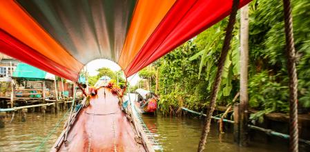 Imprescindible.Un paseo en barca –o en un pequeño crucero de lujo– por los canales del río Chao Phraya, el más importante de Tailandia, es tan obligado para el visitante como surcar el Bósforo en Estambul.