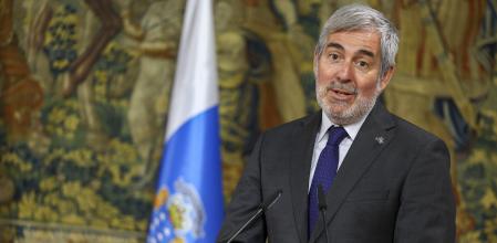 TOLEDO, 30/07/2025.- El presidente de Canarias, Fernando Clavijo en rueda de prensa tras reunirse con su homólogo de Castilla-La Mancha, Emiliano García-Page, este miércoles en Toledo. EFE/ Ismael Herrero