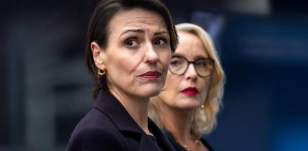Suranne Jones y Julie Delpy en una imagen de la serie