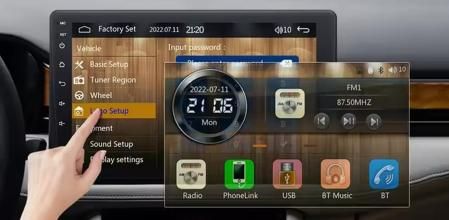 La pantalla manipulada por un coche