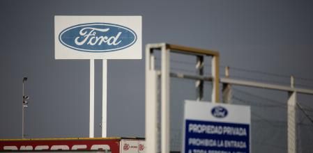 Cartel de la fábrica Ford Almussafes, en Valencia&nbsp;