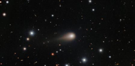 Cola creciente del cometa interestelar 3I/ATLAS