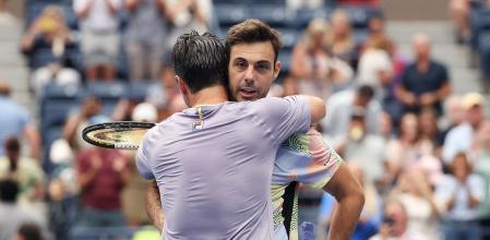 NEW YORK, NEW YORK - SEPTEMBER 06: (L-R) Horacio Zeballos of Argentina celebrates with Marcel Granollers of Spain celebrate after defeating Neal Skupski of the United Kingdom and Joe Salisbury of the United Kingdom during their Men's Doubles Final match on Day Fourteen of the 2025 US Open at USTA Billie Jean King National Tennis Center on September 06, 2025 in New York City. Clive Brunskill/Getty Images/AFP (Photo by CLIVE BRUNSKILL / GETTY IMAGES NORTH AMERICA / Getty Images via AFP)