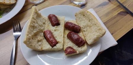 El bocadillo que le han traído a un cliente en un bar de Zaragoza, por el que ha pagado casi 7 euros