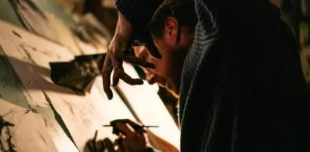 Fotograma de 'Esa cosa con alas', protagonizada por Benedict Cumberbatch