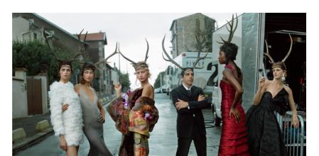 Ben Stiller, Jacquetta Wheeler, Ai Tominaga, Karolina Kurkova, Oluchi Onweagba, y Stella Tennant, Paris, 2001.
