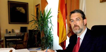 El exdelegado del Gobierno en Cantabria, Agustín Ibáñez, ha fallecido en un accidente de moto 