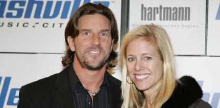 El artista Brett James y su mujer Sandy en un evento de Nashville