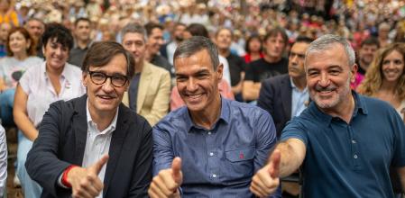 Salvador Illa, Pedro Sánchez y Jaume Collboni, en la última Festa de la Rosa del PSC&nbsp;