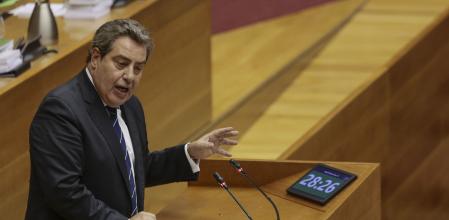 El portavoz de VOX, José María Llanos, hoy martes durante el debate parlamentario de Política General.&nbsp;