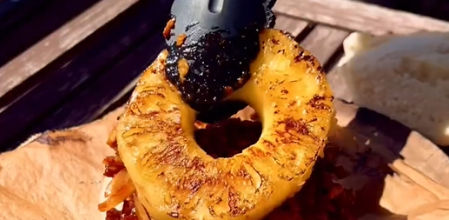 Sandwich de Tofu BBQ con Piña