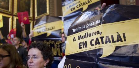 Protesta lingüística, fa uns anys, a l'ajuntament mallorquí 