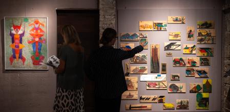 Exposicióin de Alberto Quintanilla y Ousseynou Gassama a Casa Museu Mater eb Barcelona, con Kathrin Gloda como comisaria. 01-10-2025. Foto: Miquel Muñoz / Shooitng.