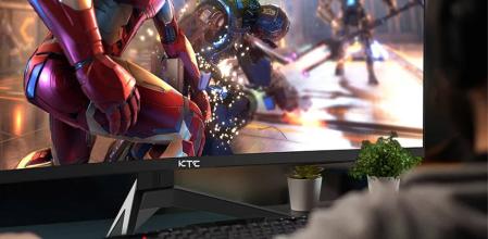 Un jugador con el monitor curvo