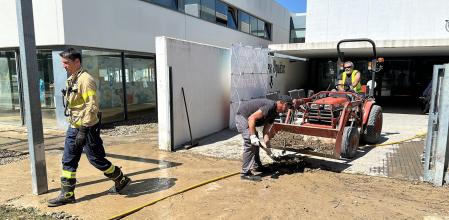 Trabajos de limpieza en el Complex Aquàtic tras la dana del 12 de julio&nbsp;