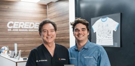Dr. José Manuel Sánchez Ibáñez, creador de la técnica EPI® (Electrólisis Percutánea Intratisular), y su hijo Marc Sánchez, director comercial&nbsp;