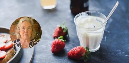 Carmen Ferrer, farmacéutica y nutricionista, explica por qué no hay que tirar el líquido del yogur.