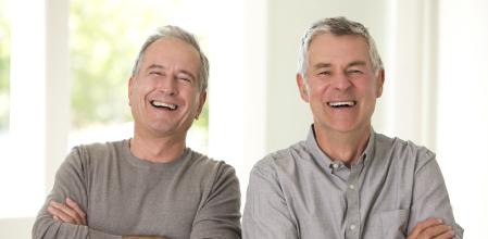 El vínculo entre hermanos puede hacerse más sólido cuando pasan los años