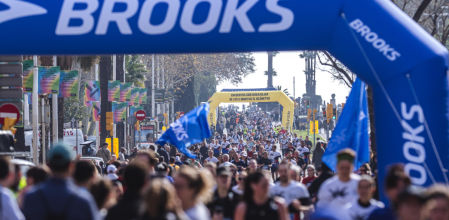 Miles de participantes llenan las calles de Barcelona en una jornada que combina deporte, ciudad y energía compartida