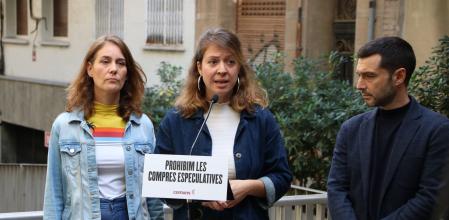 Las líderes de Comuns en el Parlament y Barcelona, Jéssica Albiach y Janet Sanz, en rueda de prensa con el ministro Pablo Bustinduy