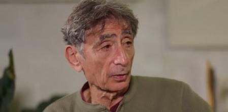El médico canadiense Gabor Maté, experto en trauma infantil, habla de los métodos de crianza actual.
