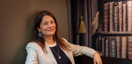 La escritora Corina Oproae 