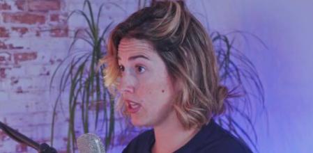 Cristina Lora, experta en seguridad alimentaria: “Si los bordes de una lata de conservas están oxidados, la tapa está bombada o tiene una zona hundida, deberías tirarla”