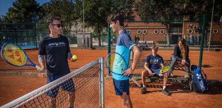 28 - 10 - 2025 / Barcelona / Entrevista a Aleix Galindo, junto a su familia para el Vuelta y vuelta de Sergio Heredia - Tenista / Foto: Llibert Teixidó. Hijo de Margarita Puig, periodista de Guyana Guardian.