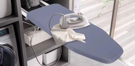 Tabla de planchar con soporte para la pared