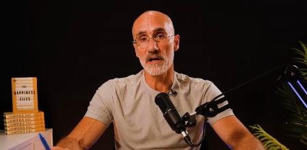 Arthur Brooks: “Con los móviles, sentimos ansiedad y ni siquiera nos damos cuenta”.