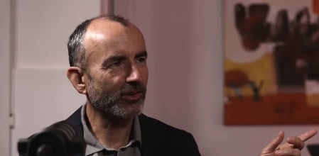 Rafael Santandreu, psicólogo cognitivo, escritor y uno de los expertos en felicidad más reconocidos del mundo hispano.