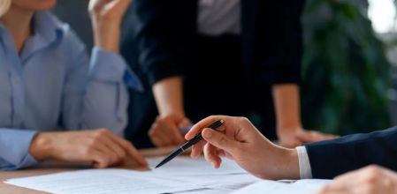 Cuatro años después de la reforma, los datos muestran cambios significativos en la temporalidad, la rotación y el paro registrado