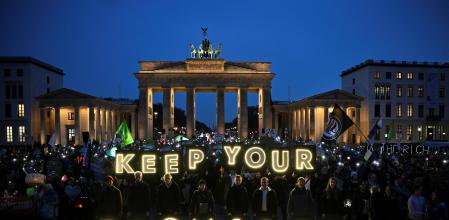 Manifestación la pasada semana en la Puerta de Brandenburgo para exigir que los gobiernos cumpla sus promesas