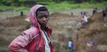 Adolescente en una mina de coltán en Numbi&nbsp;