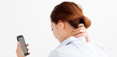 La pantalla a la altura de tus ojos, ni un centímetro menos