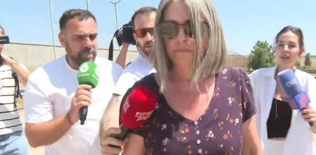 Francisca Muñoz, la mujer de Santos Cerdán, a su entrada a la prisión de Soto del Real