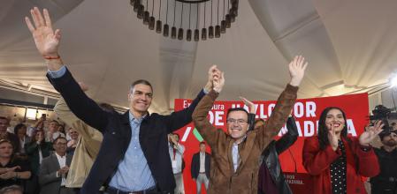 Pedro Sánchez y Miguel Ángel Gallardo, en el mitin del PSOE que han celebrado este miércoles en Mérida 